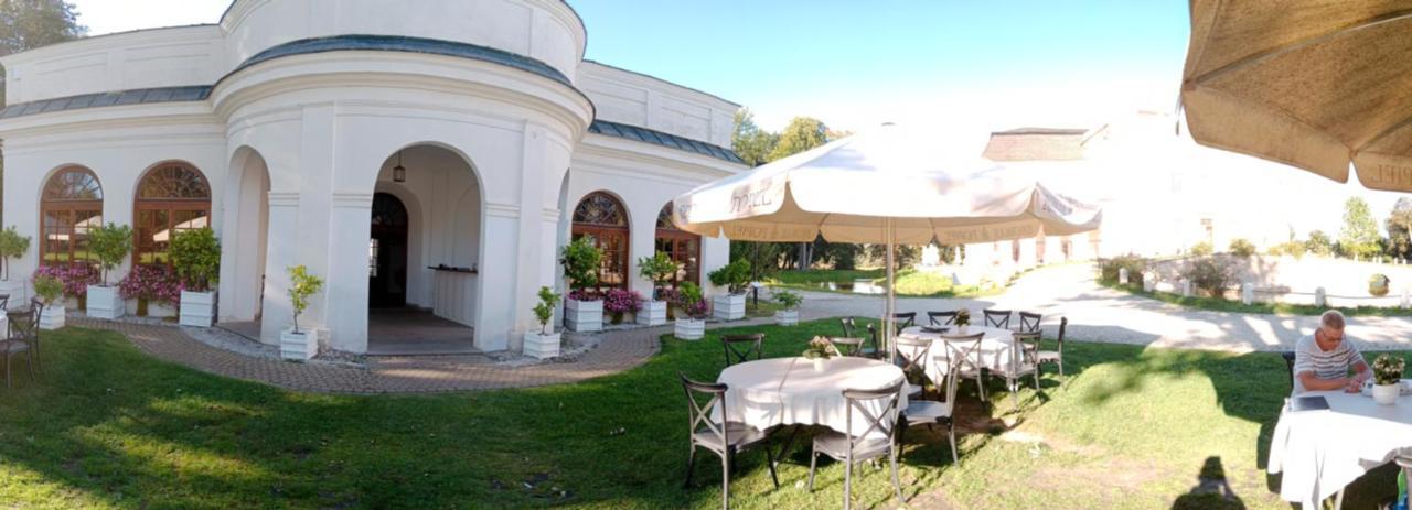 Palac W Kurozwekach Kurozwęki Exterior foto