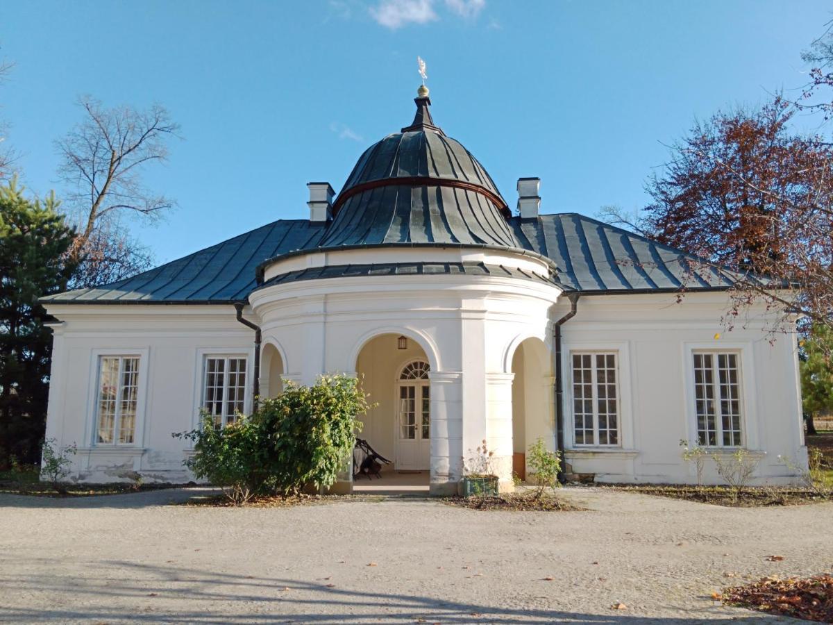 Palac W Kurozwekach Kurozwęki Exterior foto