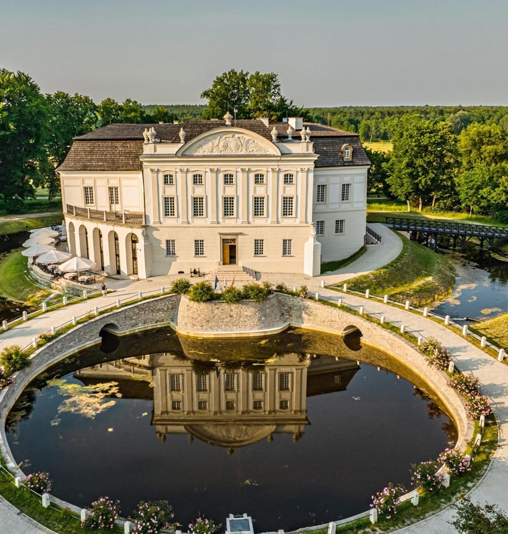 Palac W Kurozwekach Kurozwęki Exterior foto