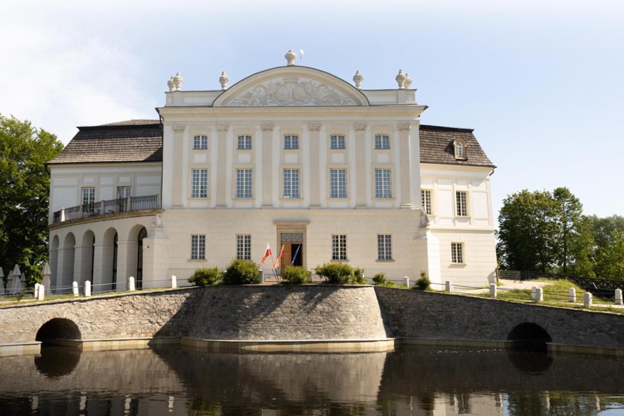 Palac W Kurozwekach Kurozwęki Exterior foto
